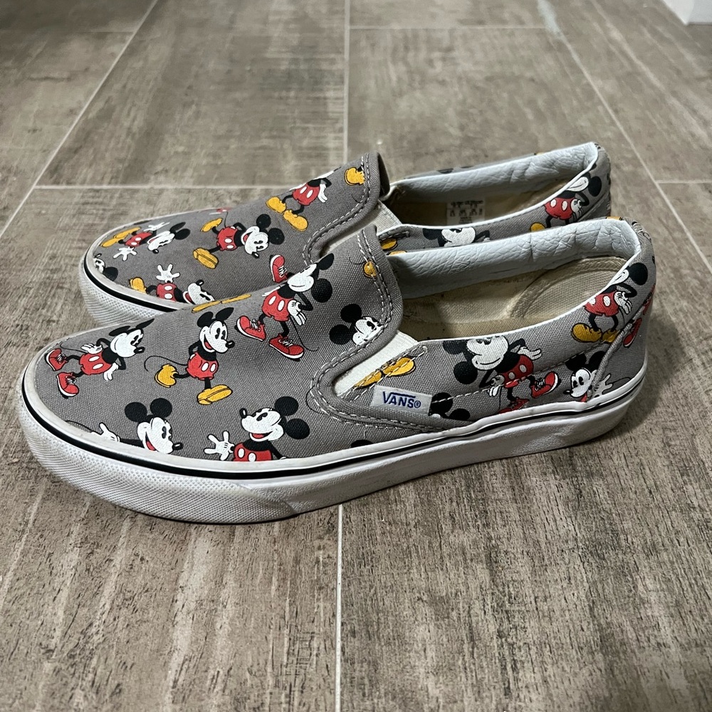 Disney Mickey Mouse vans women size 7